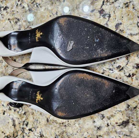 Prada - Picture 3 of 17